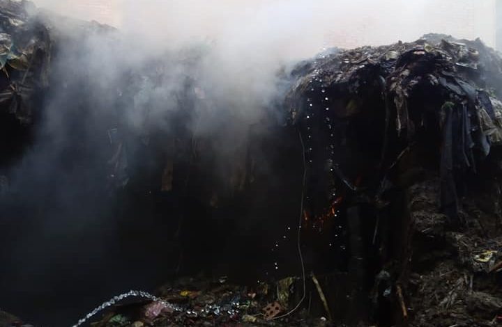 حرق القمامة يهدد حياه الآهالي بالصنافين