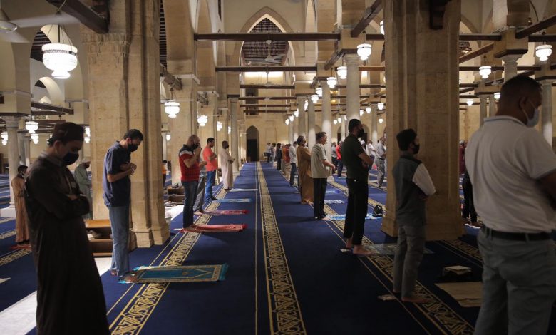 عودة الصلاة بالمساجد