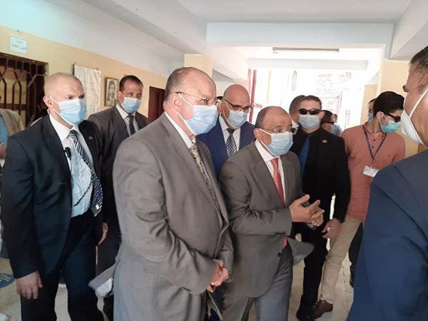 وزير التنمية المحلية ومحافظ القاهرة يتفقدان العملية الانتخابي