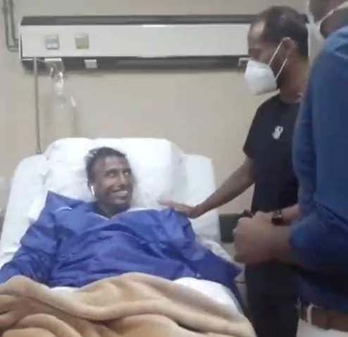 وليد سليمان يزور محمد عبد الشافي في المستشفى