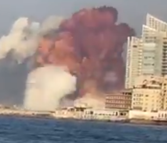 انفجار ضخم في بيروت