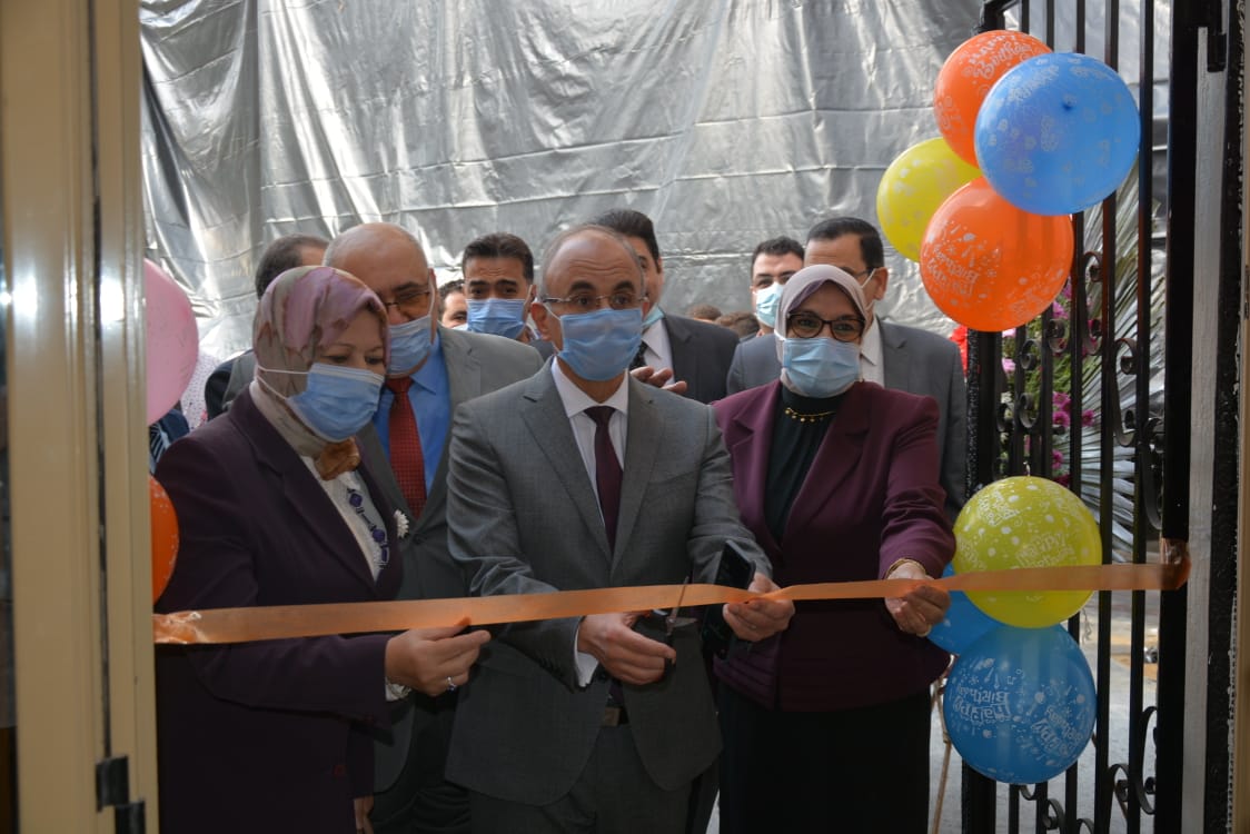 رئيس جامعة الزقازيق يفتتح العيادة الخارجية بكلية طب وجراحة الفم والأسنان