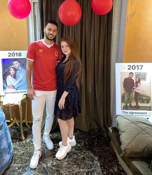 أحمد رمضان بيكهام مع زوجته