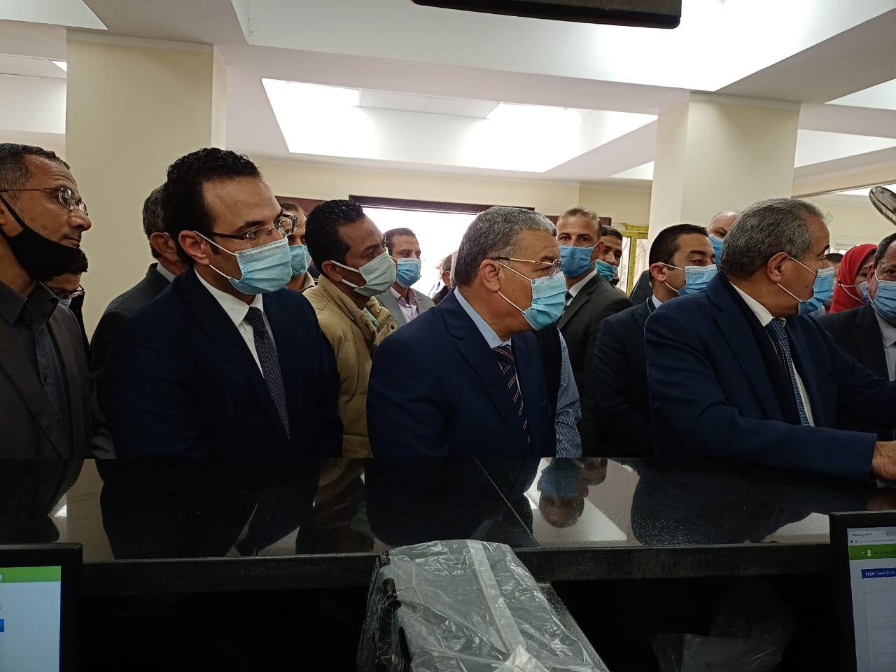 وزير التموين والمحافظ يفتتحان مراكز تموينية بالمنيا