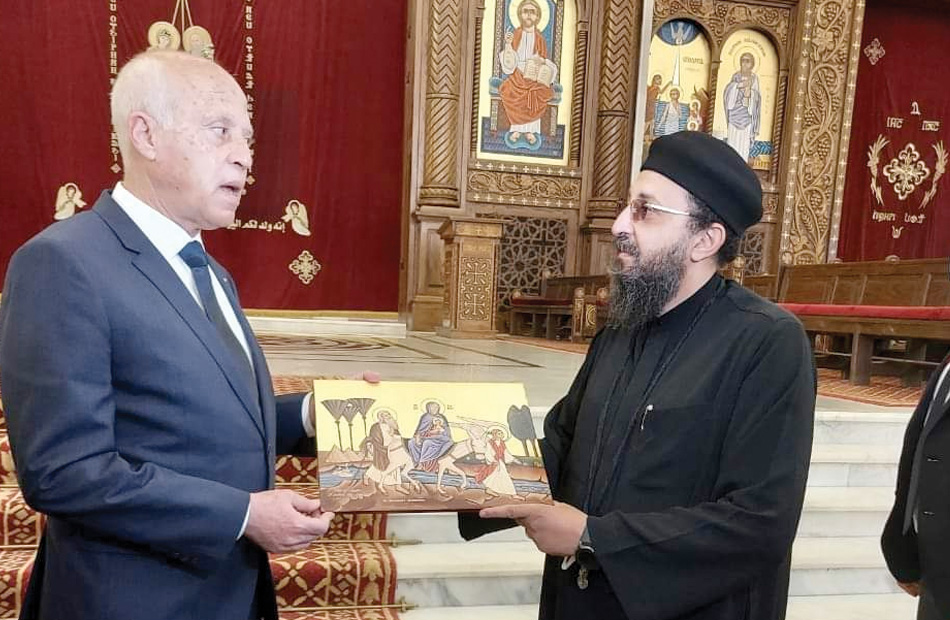 الرئيس التونسي يزور كاتدرائية ميلاد المسيح