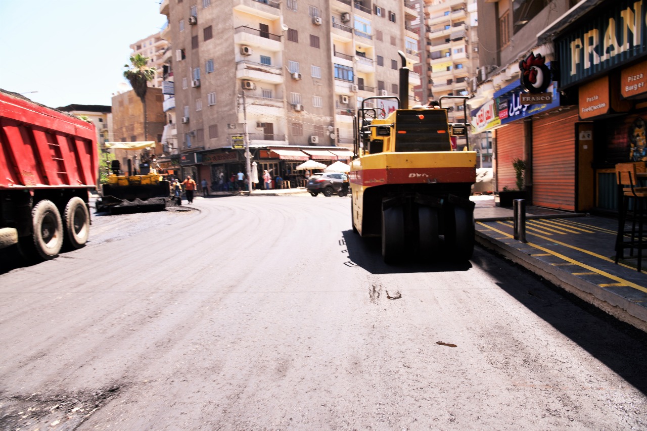 أعمال الرصف بشوارع مدينة المحلة الكبرى