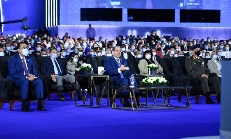 مشاركة الرئيس السيسي بجلسة تجارب تنموية في مواجهة الفقر بمنتدى شباب العالم