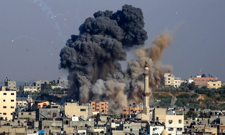 الجيش الإسرائيلي يقصف غزة