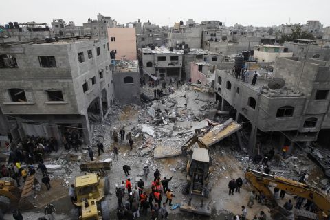 إسرائيل تقصف المدنيين في غزة