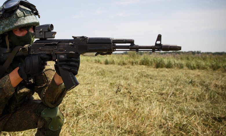 بندقية كلاشنيكوف "إيه كيه 47" الروسية